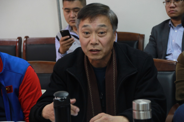 解决采购难题 学校体育装备座谈会在保定召开