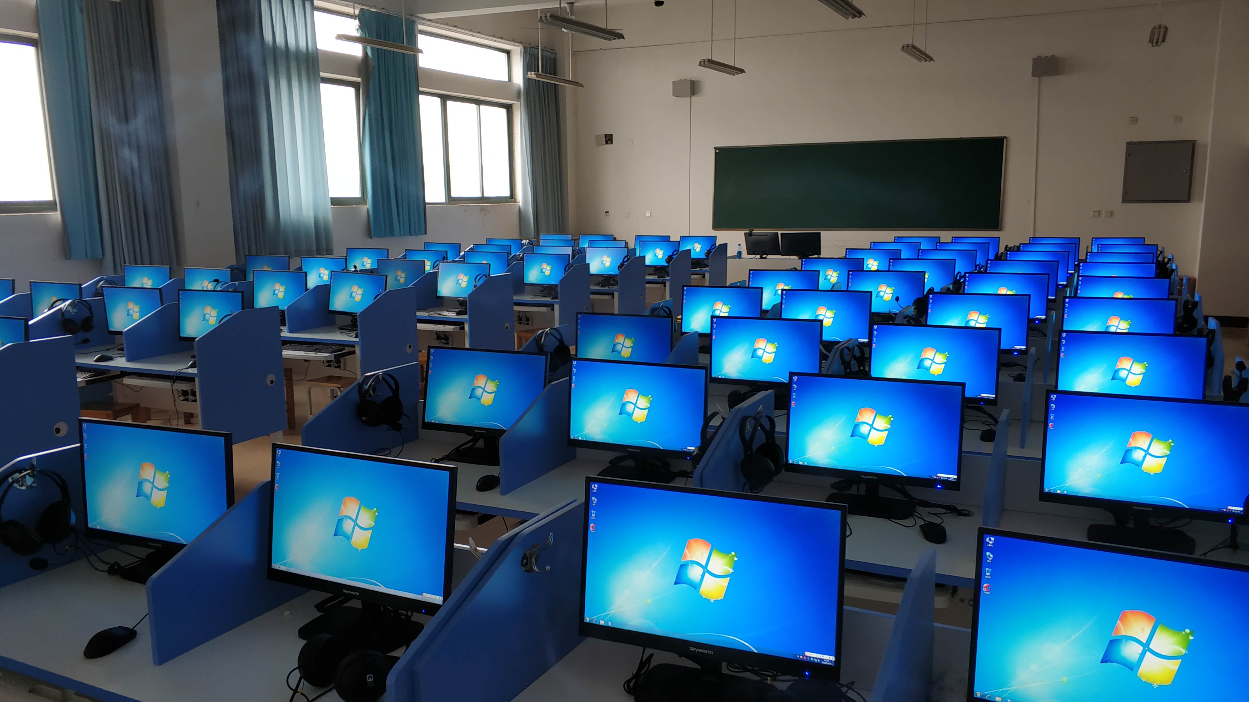云終端電腦 學生云 電算化專用電腦 學校教育電腦