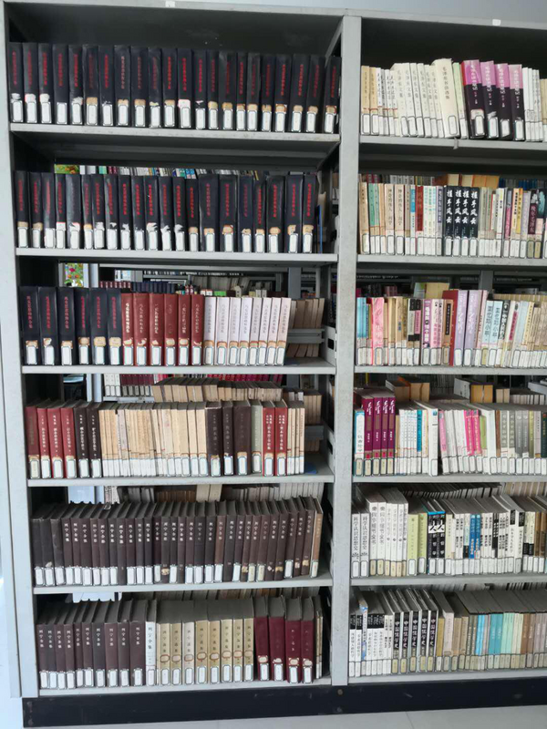 点燃读书热情 创建书香校园——安庆二中图书馆