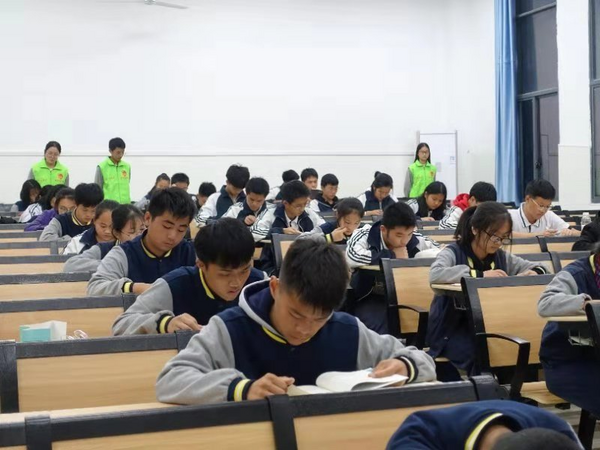 江西宜春市第九中学图书馆