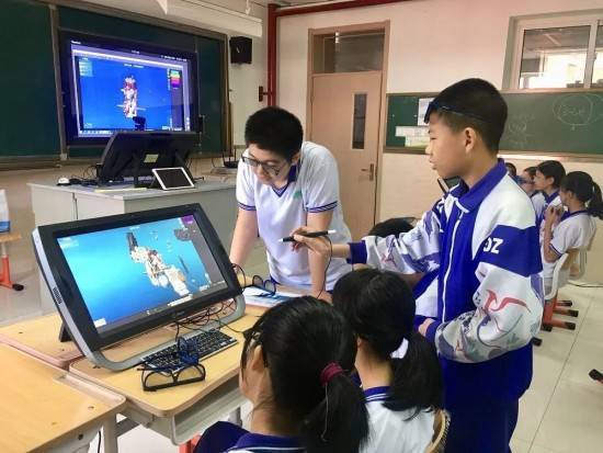 zSpace VR与AR技术如何促进学生的深度学习