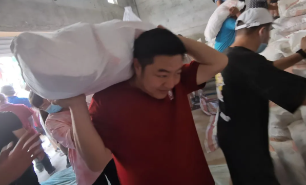 天災無情，人間有愛，中慶河南辦攜渠道伙伴災區志愿服務