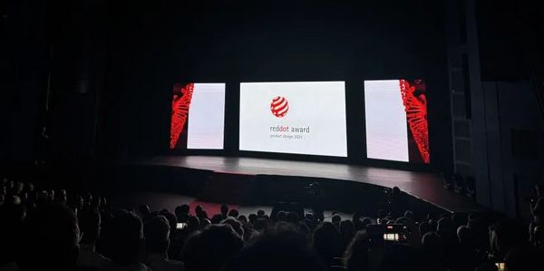 国际权威认可！保伦股份itcHUB智慧会议平板荣膺德国「2025红点产品设计大奖」！