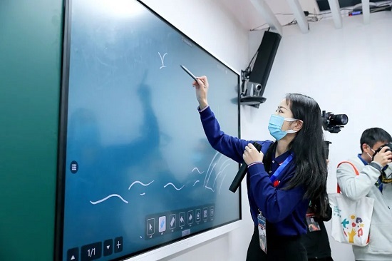 智慧教室如何落地？來“教育裝備展”看華為的經驗