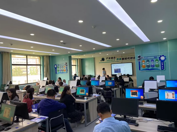 校企合作 | 校企攜手，解鎖智慧財務教學新場景！