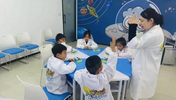 奇趣科學與美國科學教育體系與教學理念深度解析
