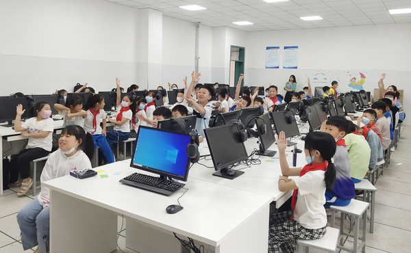 開學第一課，威盛創造栗將人工智能帶進鄭州航空港區