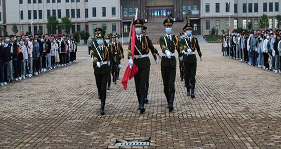 甘肃民族师范学院学生工作处组织举行2021年秋学期第一次升旗仪式