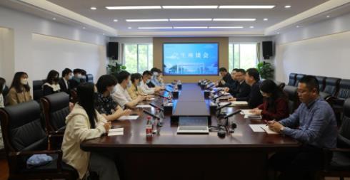 嘉兴南湖学院组织召开学生代表座谈会