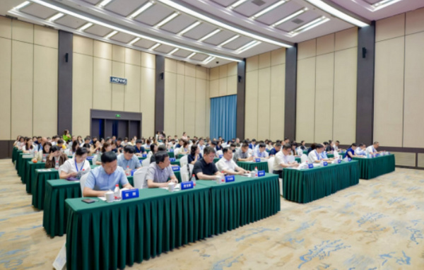 遼寧科技學院承辦的“土木建筑行業新形勢下的教育教學創新研討會”在沈陽召開