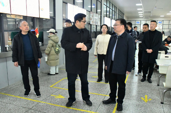 河南城建學院副校長陳松濤實地檢查指導校園安全工作
