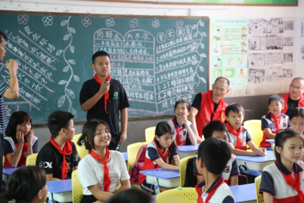 爱心助学，情暖“六一”丨博士有成对岑溪市大公小学捐资助学