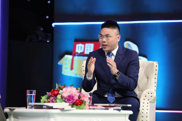 《中國創業楷?！饭澞繉ＴL格勤教育董事長李青東