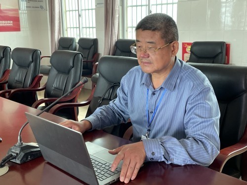 三亞市天涯區教育研究培訓中心主任丁大勇：數字教材促進區域教育優質均衡發展