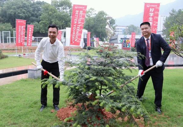 強強聯手 攜手聚力——天行創世紀學校&新力物業戰略合作簽約儀式圓滿舉行