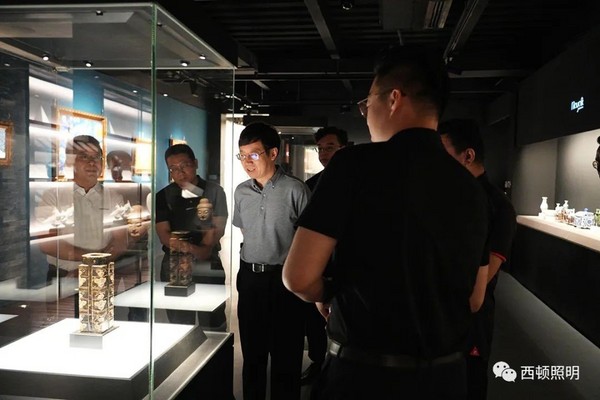 西頓照明與上海大學開展校企合作第二次會議