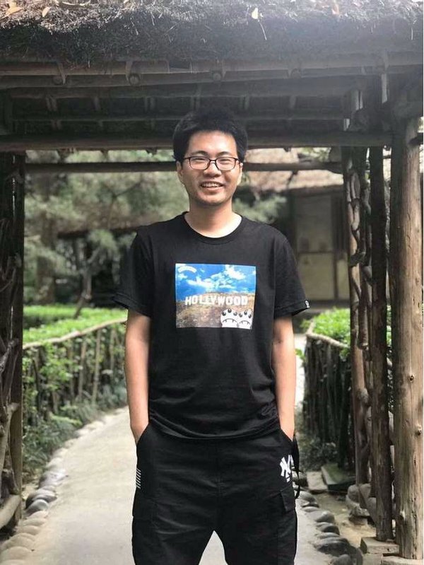 新東方在線老師：是孩子王，也是活力老哥
