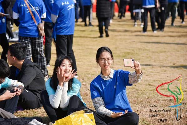 2021年上海交通大学“一二九”冬季长跑活动举行