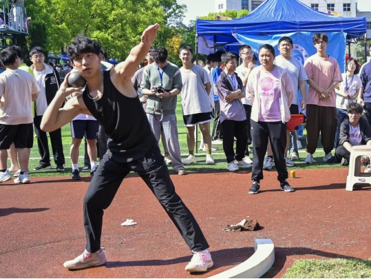 西南石油大学南充校区举行第十三届田径运动会