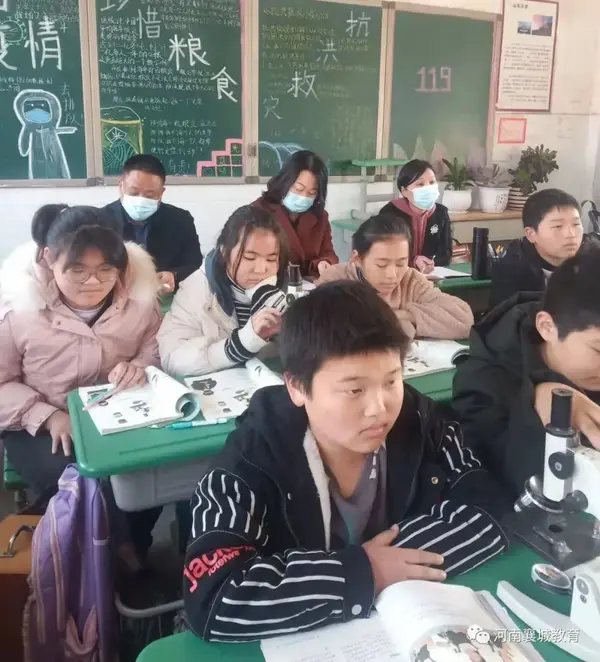 襄城县教育技术装备管理中心开展中小学教育技术装备工作专项督导