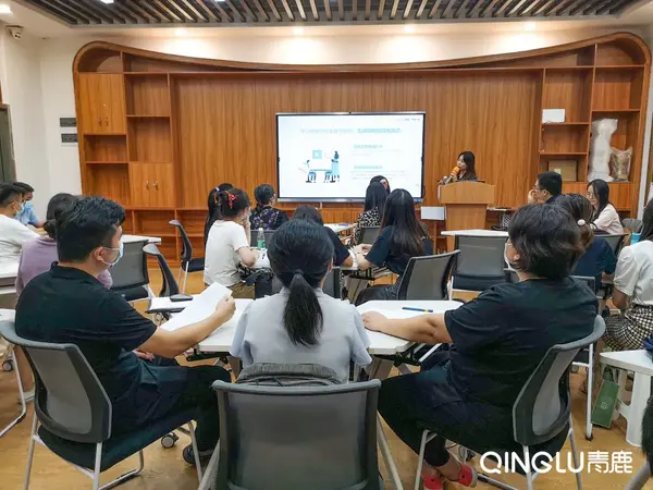 青小鹿“智慧紙筆”走進華附校園，24個班九大學科全應用！