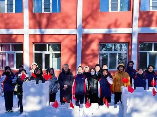 內蒙古呼倫貝爾市海拉爾區校園冰雪活動熱度再升溫