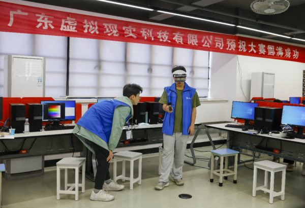 燧光中標廣職院虛仿基地項目，并再次獲得高新技術企業認證