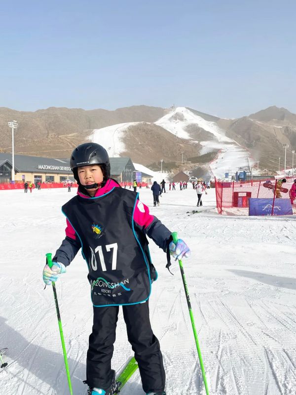 冰雪运动进校园 | 一起走进呼和浩特市中小学滑雪研学实践活动