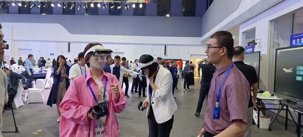 河南省職業培訓和評價協會聯合燧光、東孚、商湯，共話產學合作與人工智能