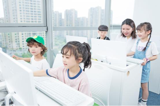 青年時報牛通社與小碼王啟動戰略合作強強聯手拓展小學生思維