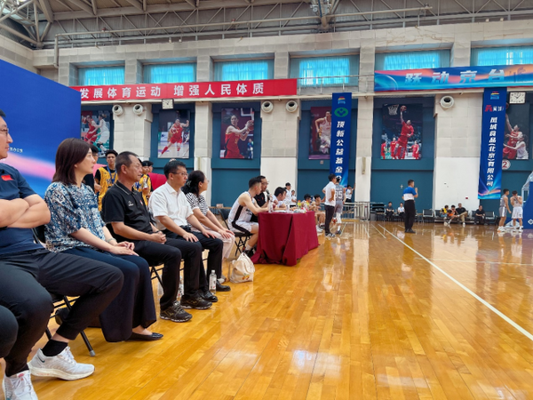 首都經濟貿易大學籃球隊受邀參加“躍動京臺 青出于籃”京臺青年籃球友誼賽