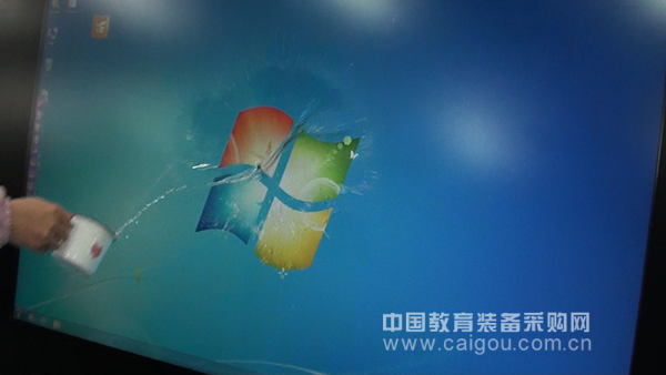 尊重传统 融合未来 纳米触控黑板向老师致敬