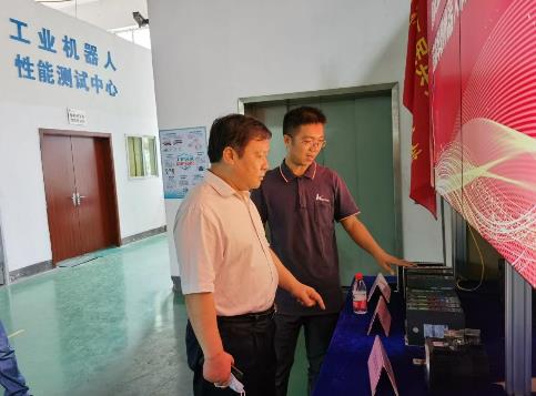 重庆工程职业技术学院党委书记易俊带队深入企业调研学生就业